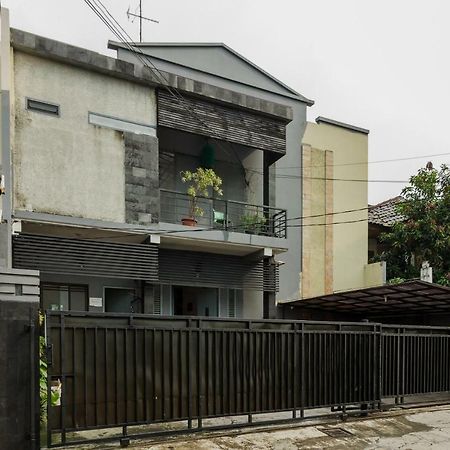 Reddoorz Syariah Near Pondok Indah Mall 3 Джакарта Екстер'єр фото