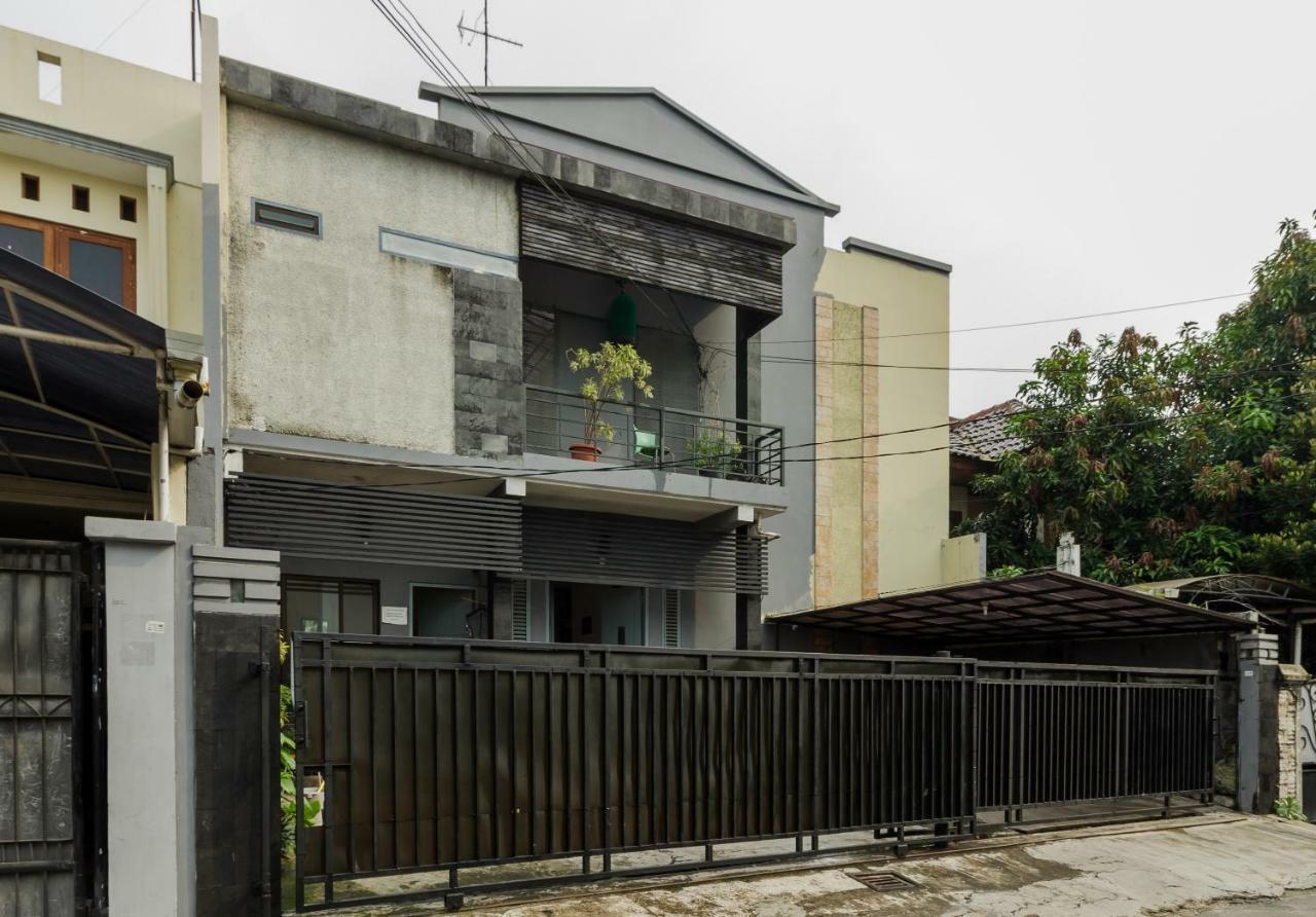Reddoorz Syariah Near Pondok Indah Mall 3 Джакарта Екстер'єр фото