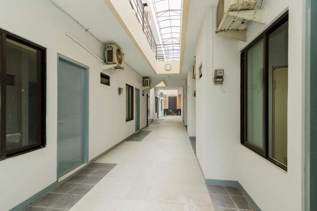 Reddoorz Syariah Near Pondok Indah Mall 3 Джакарта Екстер'єр фото