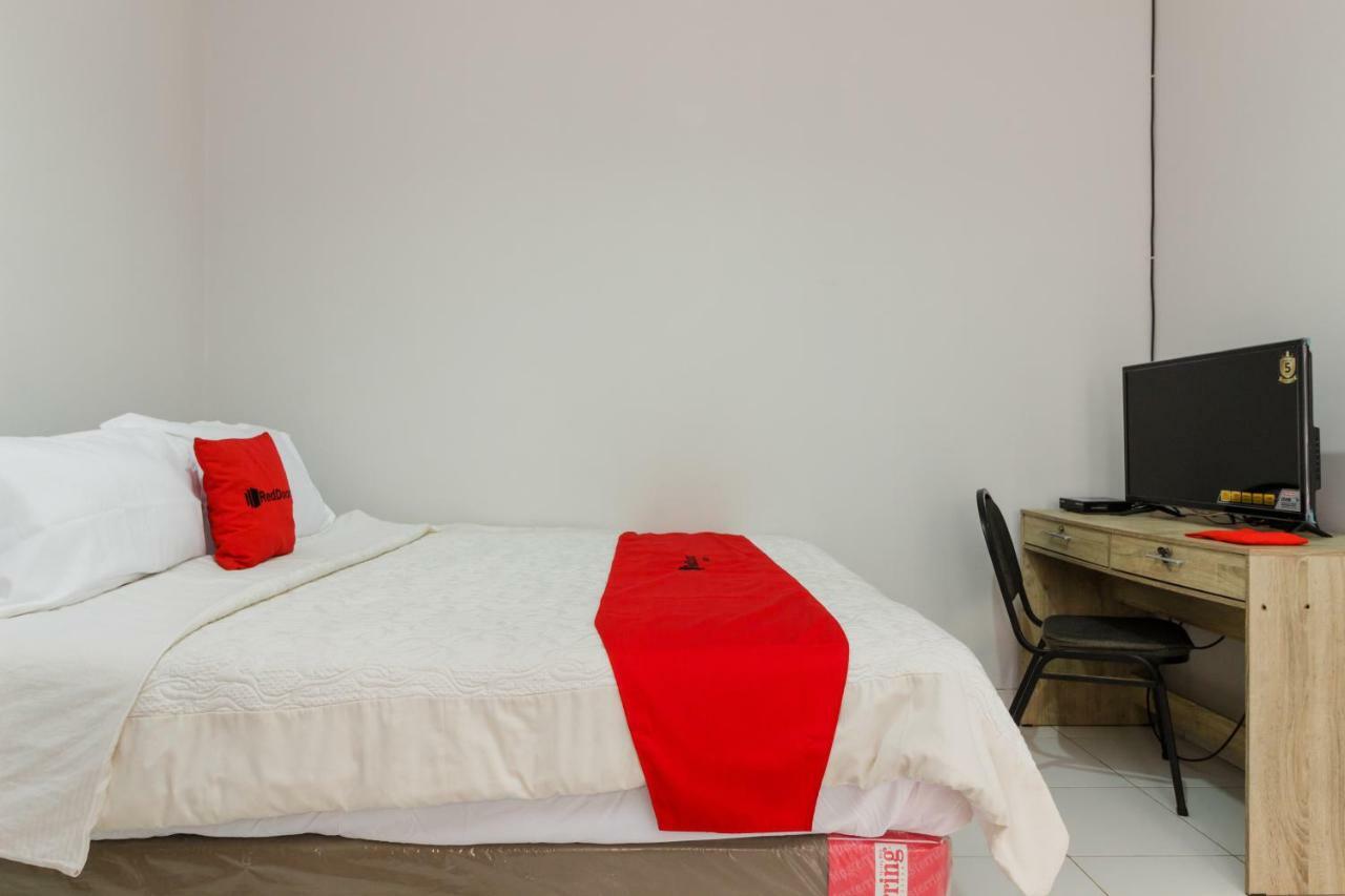 Reddoorz Syariah Near Pondok Indah Mall 3 Джакарта Екстер'єр фото