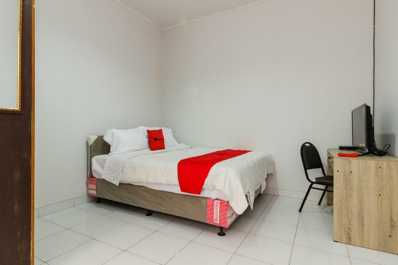 Reddoorz Syariah Near Pondok Indah Mall 3 Джакарта Екстер'єр фото